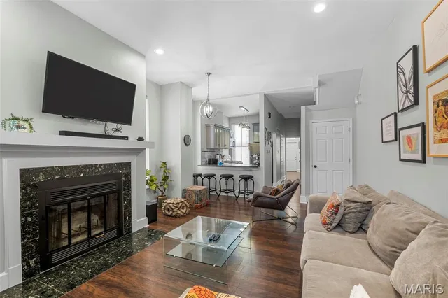 $290,000 | 2350 Hickory Street, St. Louis, MO 63104