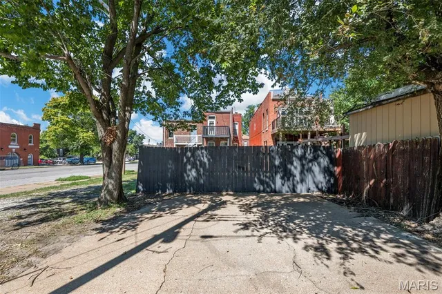 $290,000 | 2350 Hickory Street, St. Louis, MO 63104