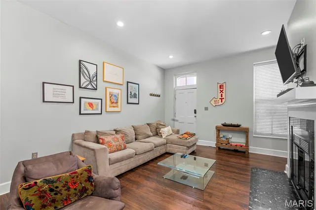 $290,000 | 2350 Hickory Street, St. Louis, MO 63104