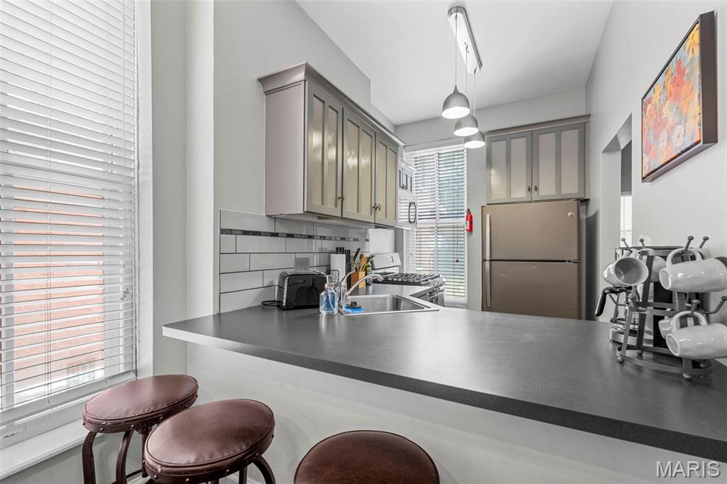 2350 Hickory Street St. Louis, MO 63104 - Photo 7 of 33