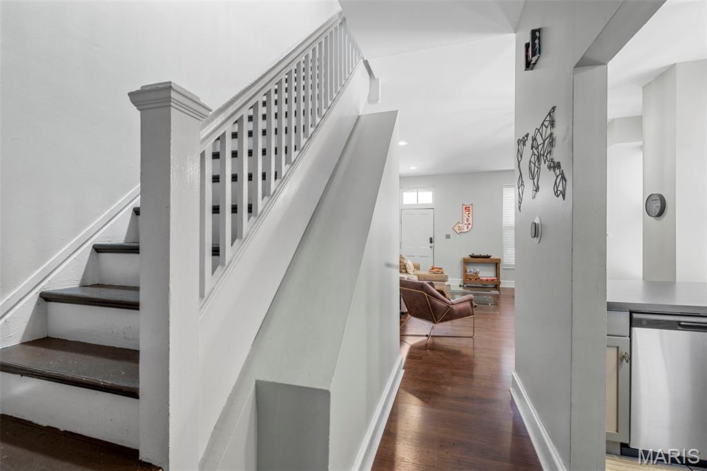 2350 Hickory Street St. Louis, MO 63104 - Photo 9 of 33