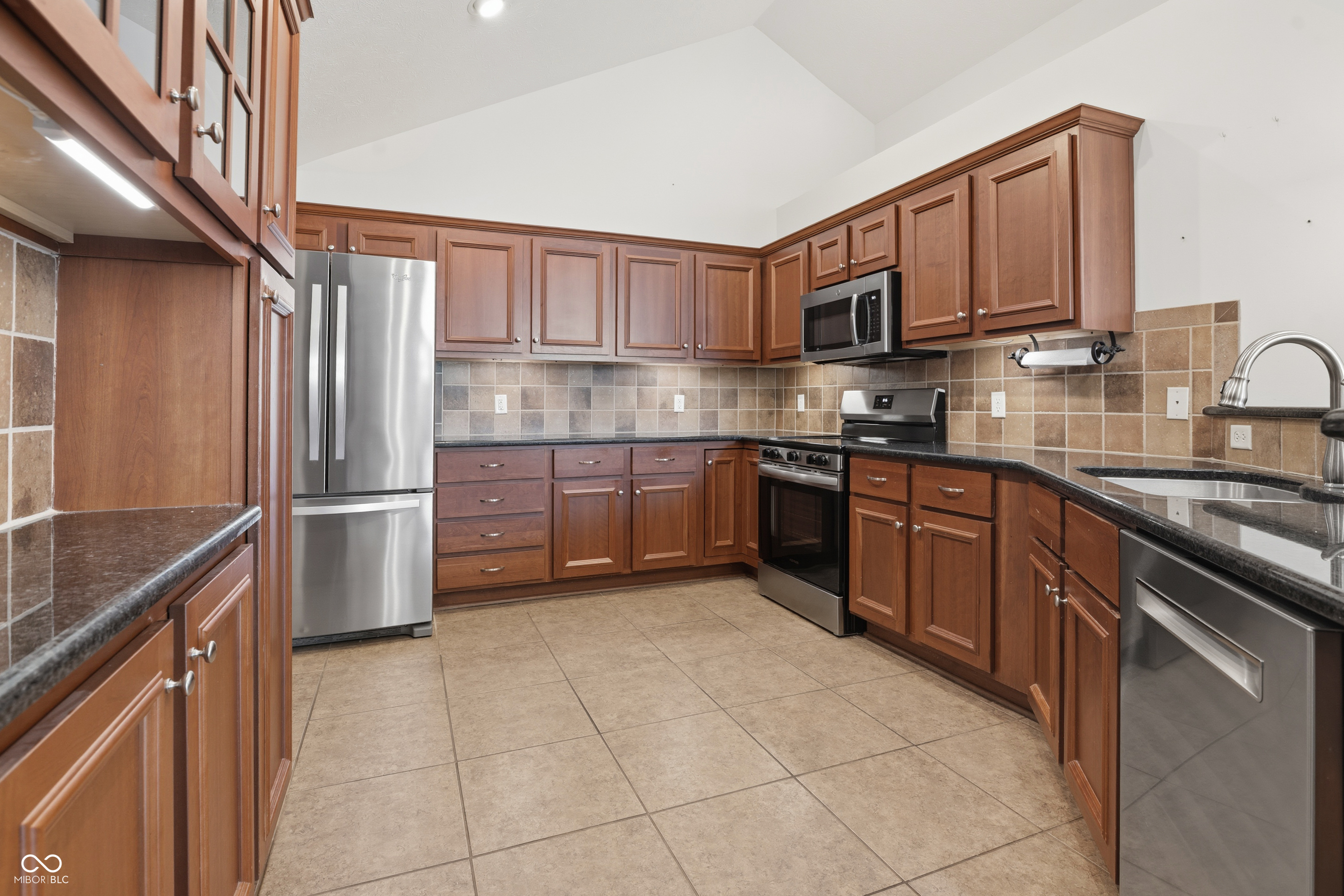 1067 Distinctive Way Greenfield, IN 46140 - Photo 20 of 25
