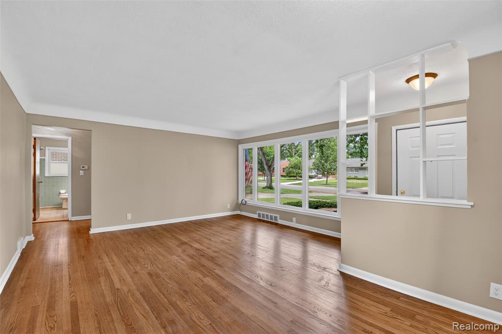 2400 Derby Road Birmingham, MI 48009 - Photo 11 of 38