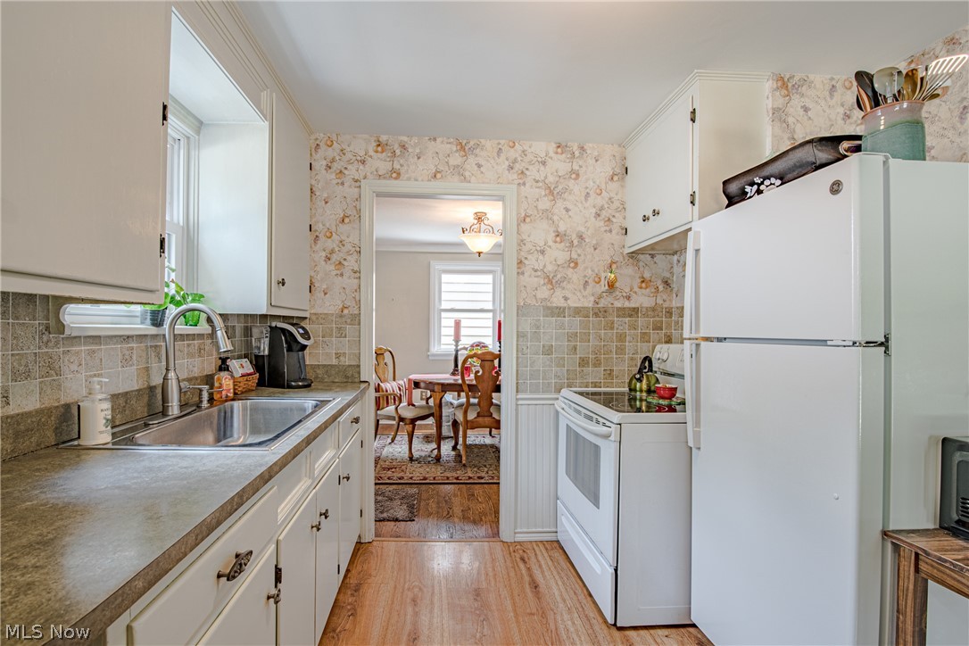 4799 Farnhurst Road Cleveland, OH 44124 - Photo 14 of 33