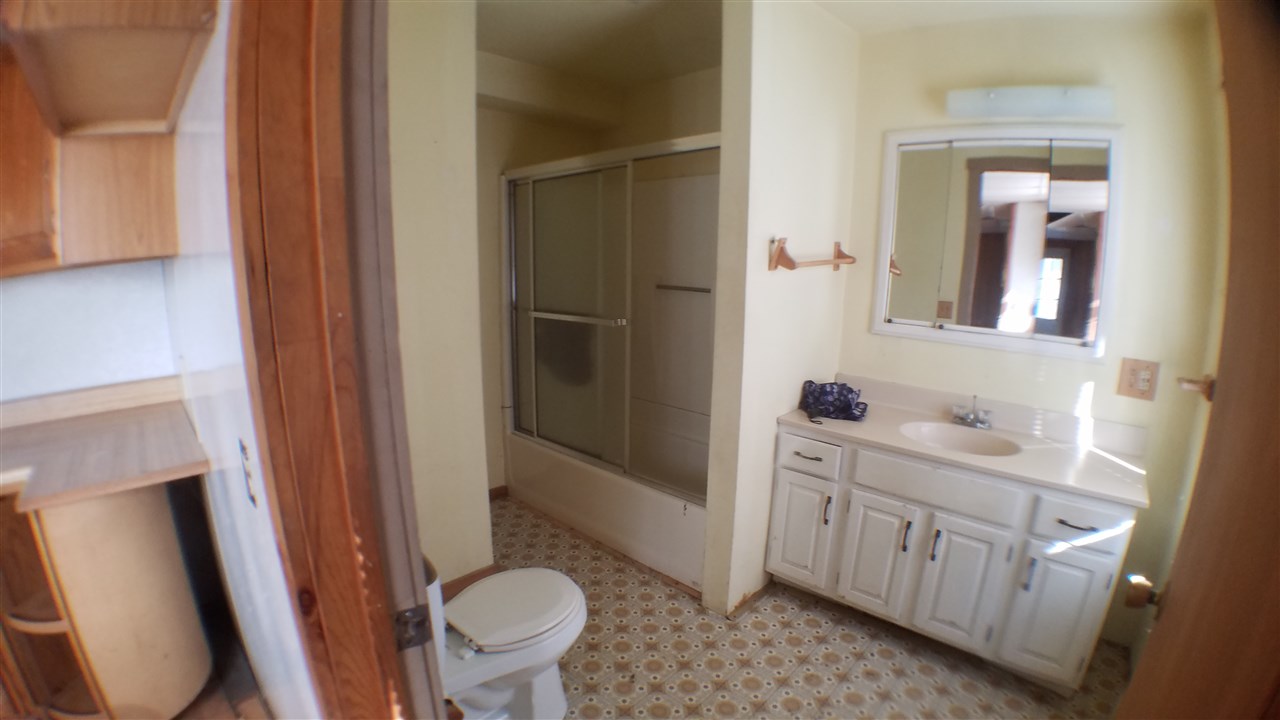 78 Plain Street Rutland, VT 05701 - Photo 2 of 5