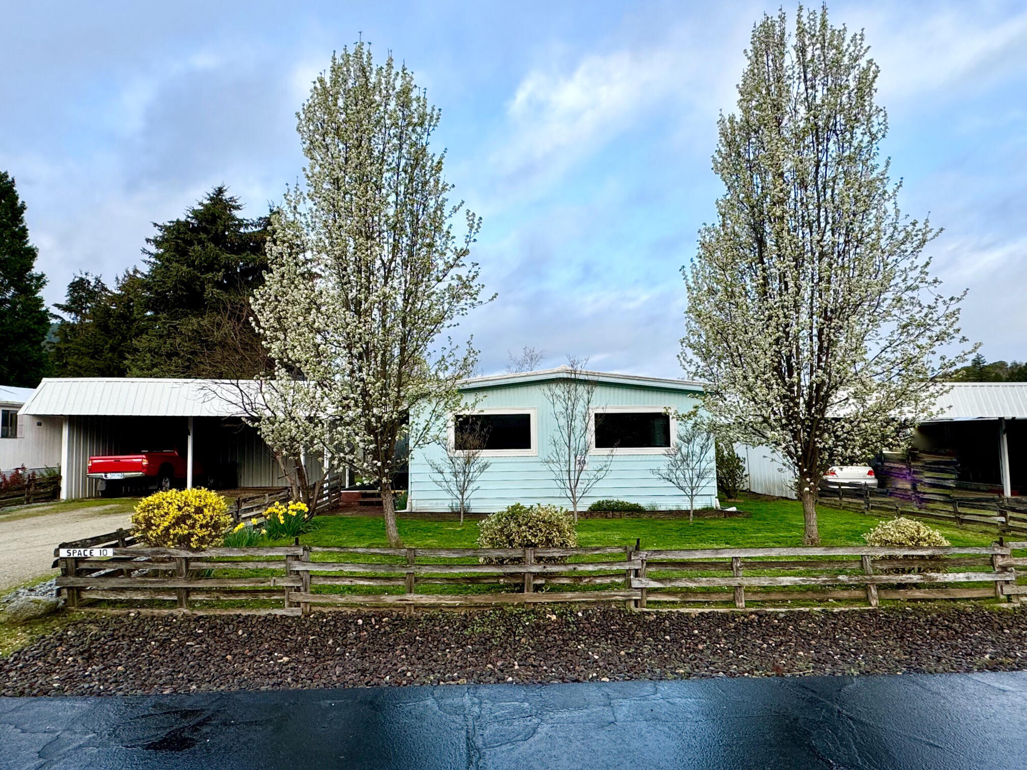 6901 Old Stage Road, Unit 10 Central Point, OR 97502 - Photo 1 of 43 IMG_7277