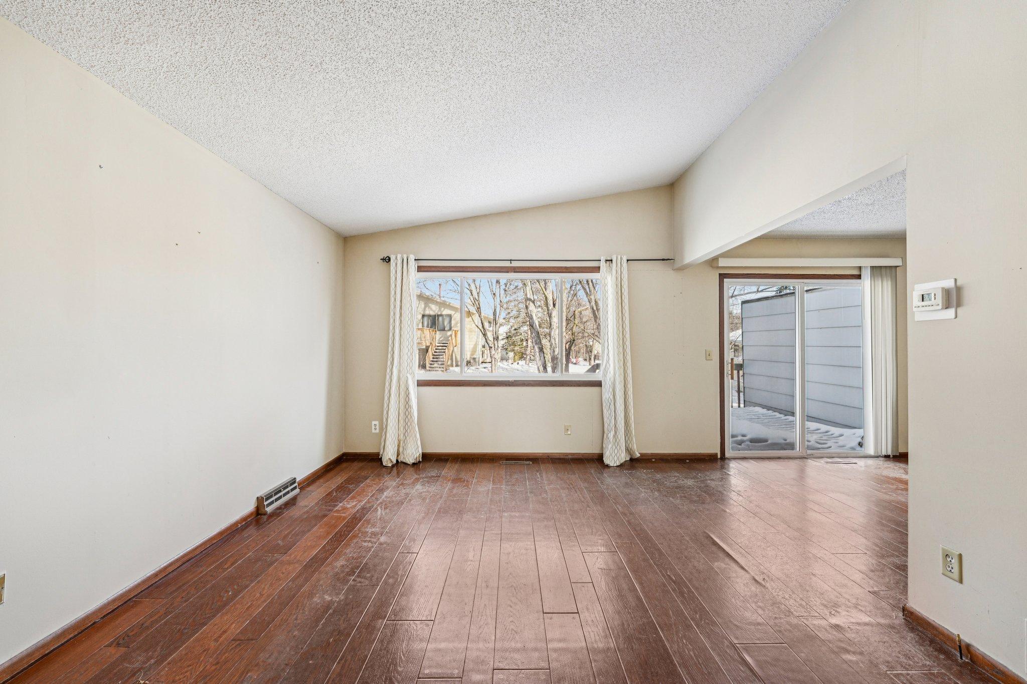 8275 Cypress Lane Eden Prairie, MN 55347 - Photo 9 of 38