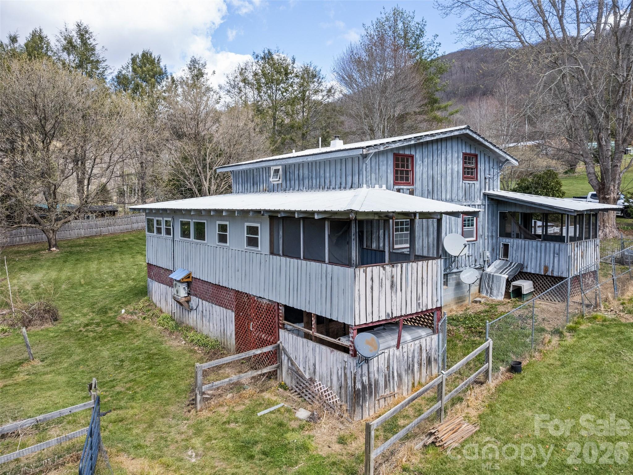 838 Hidden Valley Road Clyde, NC 28721 - Photo 5 of 36