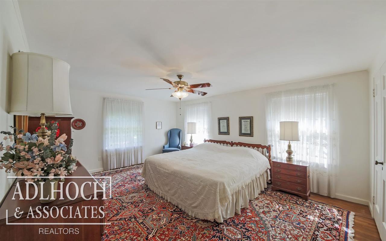 1047 Devonshire Road Grosse Pointe Park, MI 48230 - Photo 23 of 33
