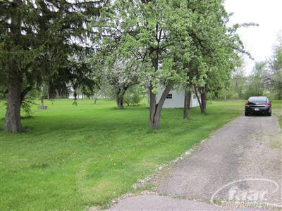 2488 North Center Road Burton, MI 48509 - Photo 7 of 20 20144375-6.JPG