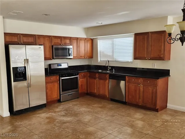 $2,125 | 8129 Spur Court, Las Vegas, NV 89145