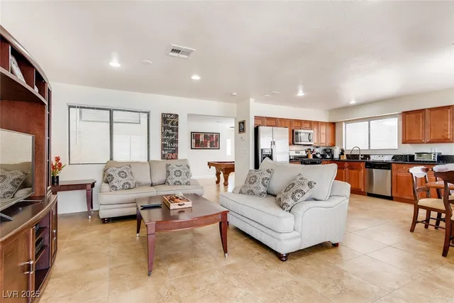 $2,125 | 8129 Spur Court, Las Vegas, NV 89145