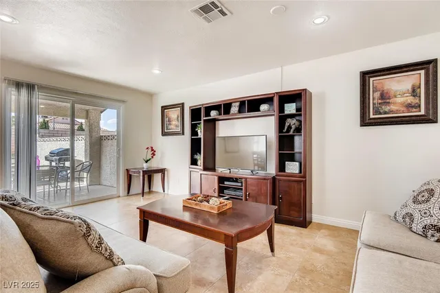 $2,125 | 8129 Spur Court, Las Vegas, NV 89145