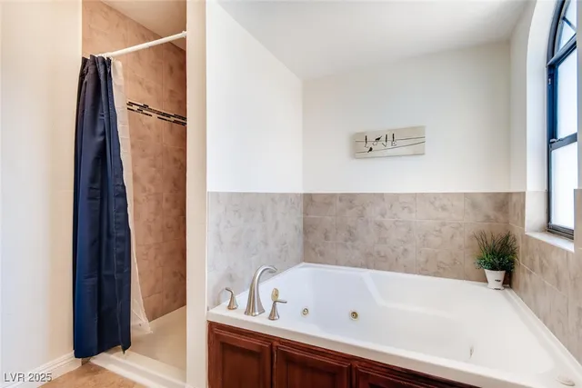 $2,125 | 8129 Spur Court, Las Vegas, NV 89145