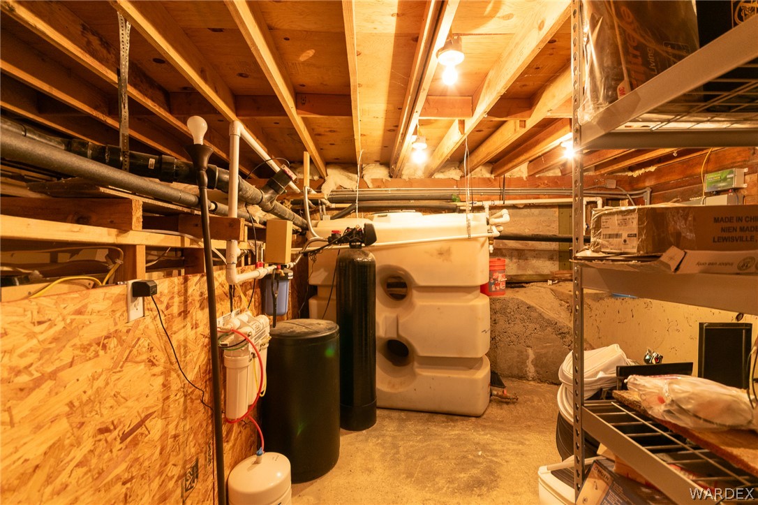 6615 Flag Mine Road Kingman, AZ 86401 - Photo 47 of 72 a view of a room with gym equipment