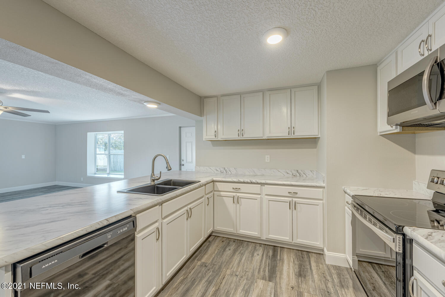 435 Sigsbee Road Orange Park, FL 32073 - Photo 6 of 28 435 Sigsbee Rd_32073-15