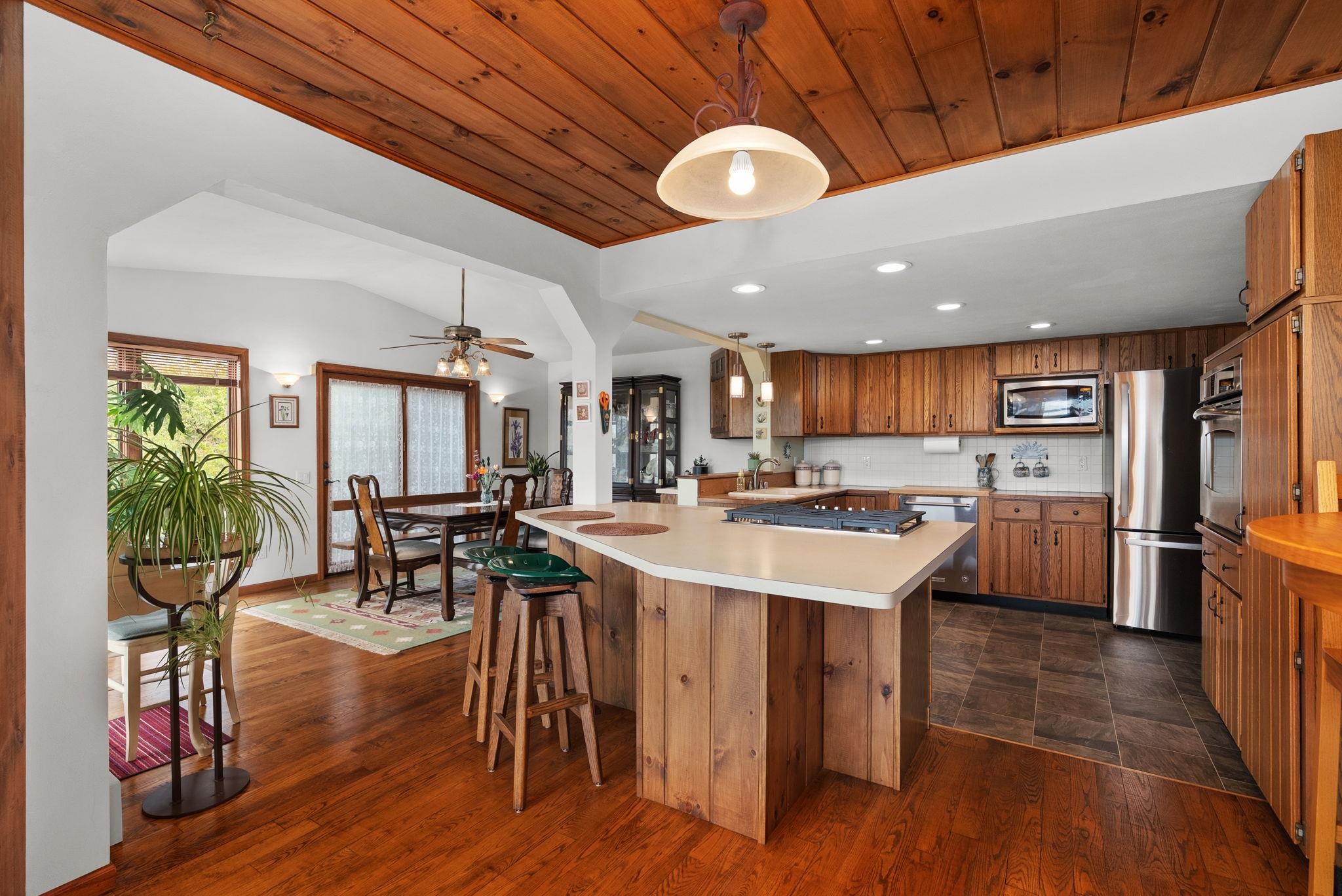 6460 Cooke Road Mazomanie, WI 53560 - Photo 13 of 43
