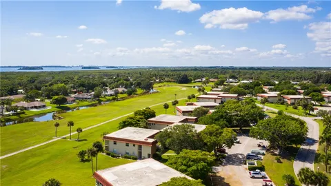 $169,900 | 5 Vista Palm Lane, Unit 101, Vero Beach, FL 32962