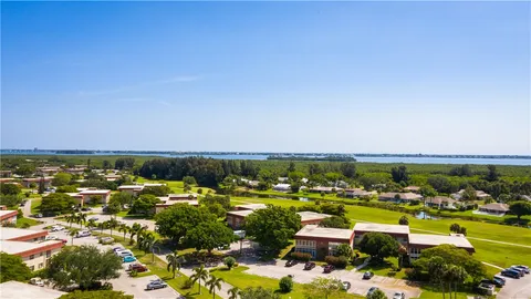 $169,900 | 5 Vista Palm Lane, Unit 101, Vero Beach, FL 32962