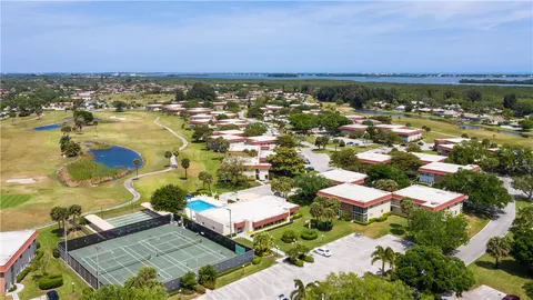 $169,900 | 5 Vista Palm Lane, Unit 101, Vero Beach, FL 32962