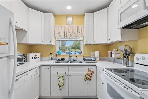 $169,900 | 5 Vista Palm Lane, Unit 101, Vero Beach, FL 32962