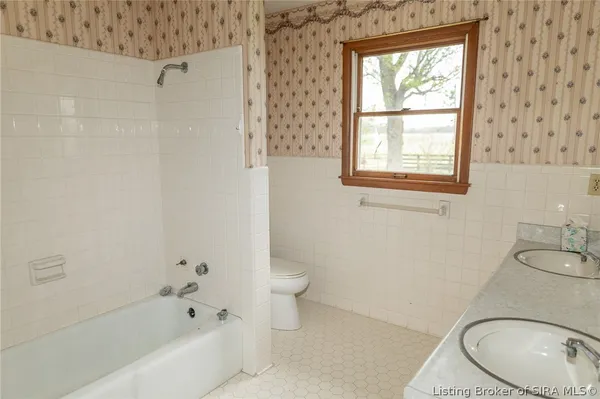 $337,500 | 10575 West Sr 256, Lexington, IN 47138