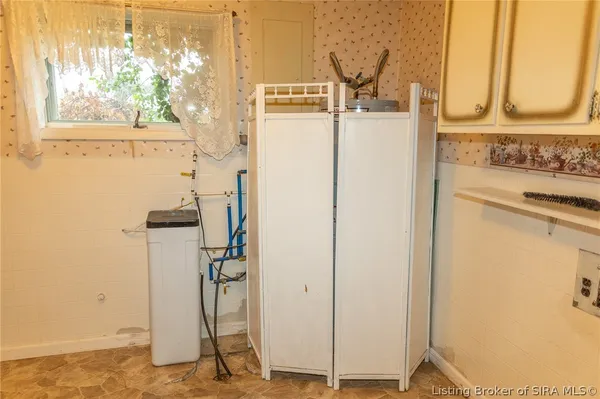 $337,500 | 10575 West Sr 256, Lexington, IN 47138