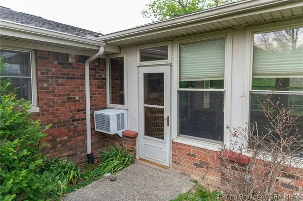$337,500 | 10575 West Sr 256, Lexington, IN 47138