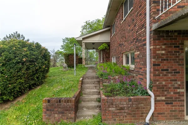 $337,500 | 10575 West Sr 256, Lexington, IN 47138