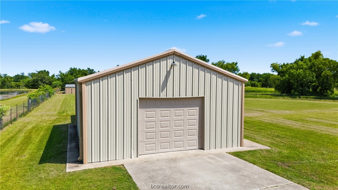 4366 Collette Lane Bryan, TX 77808 - Photo 25 of 37 Shop