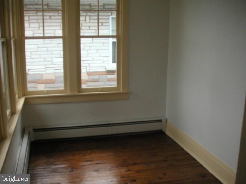 625 South Broad Street Lititz, PA 17543 - Photo 11 of 12