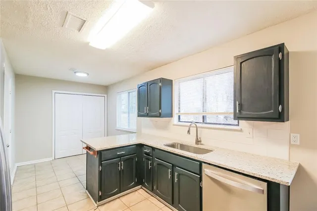 $259,900 | 1050 Chapman Circle, Stone Mountain, GA 30088