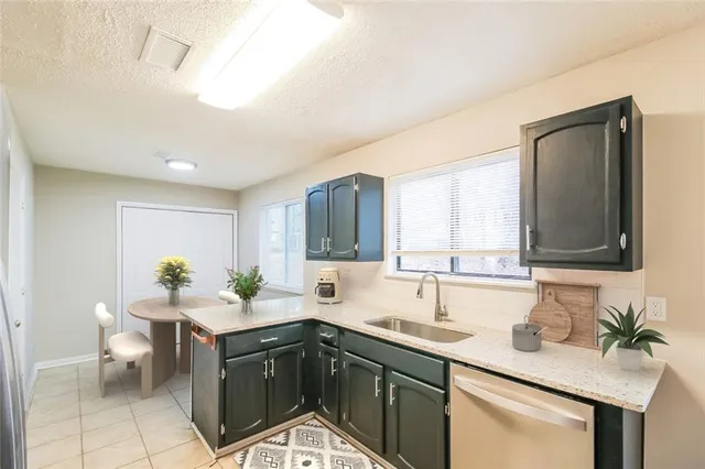 $259,900 | 1050 Chapman Circle, Stone Mountain, GA 30088