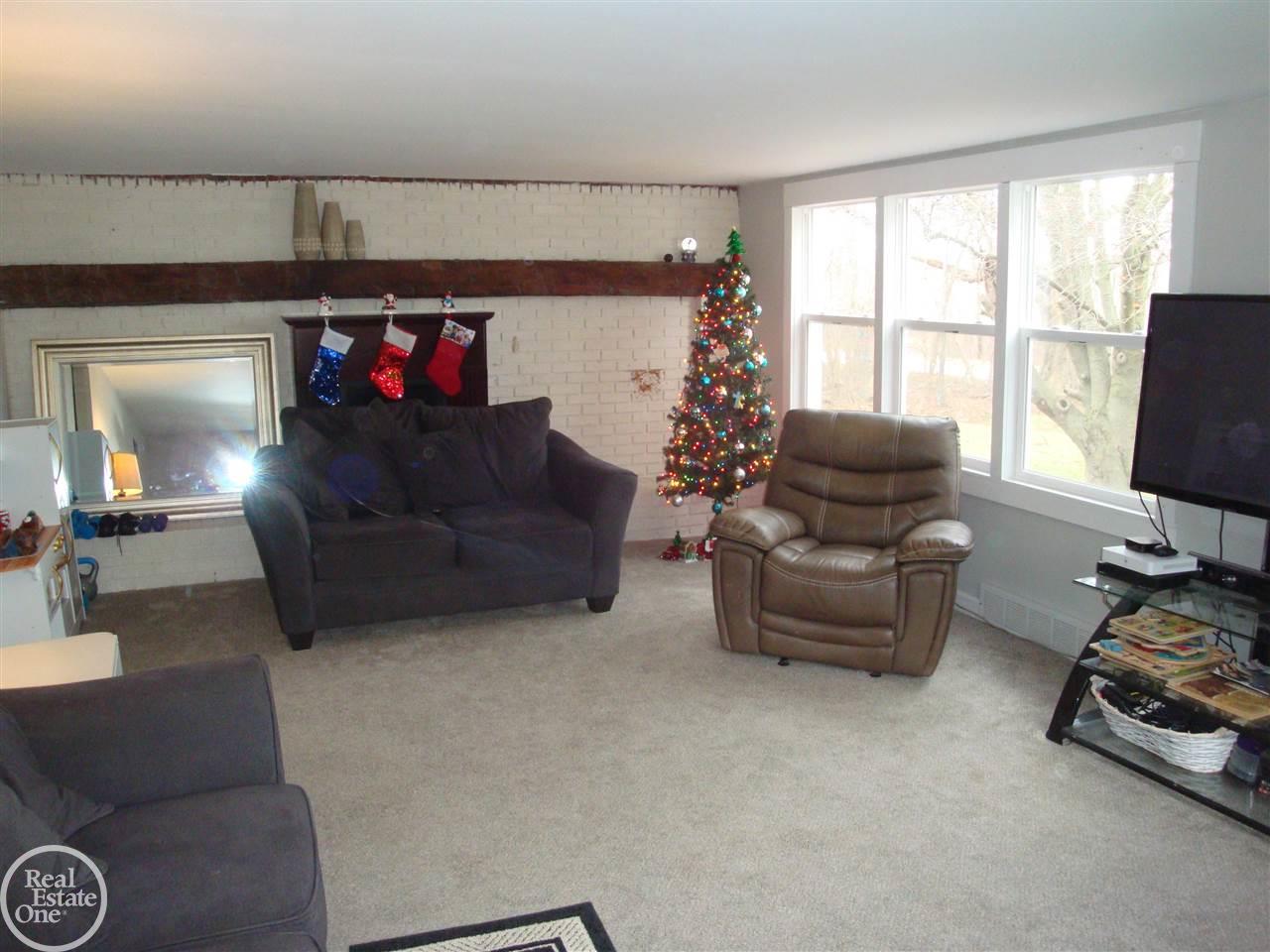 14116 Foley Road Capac, MI 48014 - Photo 5 of 32 50062592-4.JPG