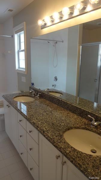 45435 North Stonewood Road Canton, MI 48187 - Photo 10 of 25 014.jpg