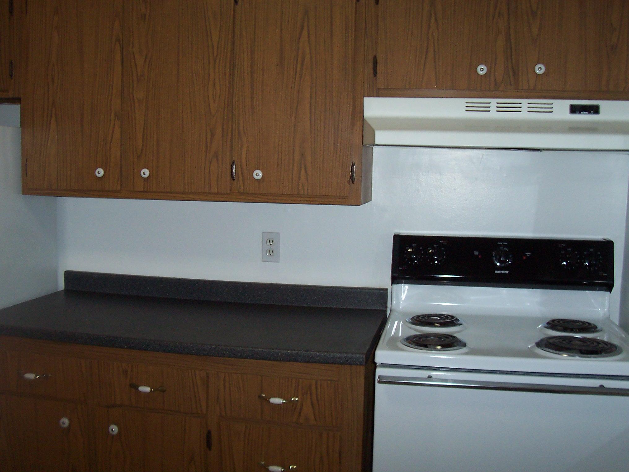 21 Pavilion Road, Unit 9 Suffern, NY 10901 - Photo 4 of 8 a close view of washer and dryer