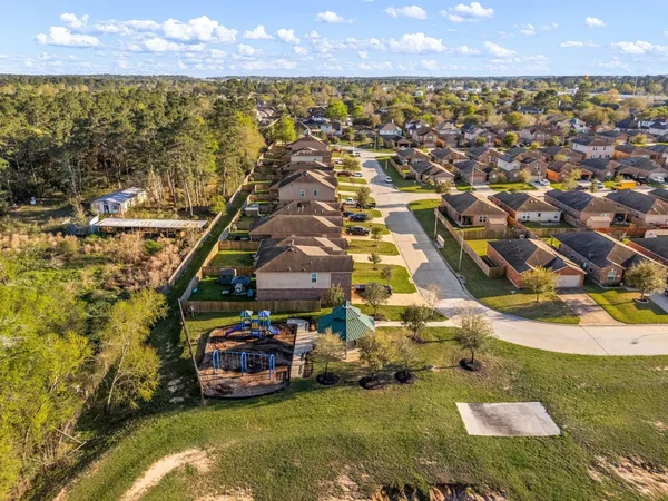 $269,000 | 12050 Quartersawn Lane, Pinehurst, TX 77362