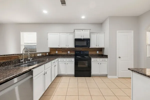 $269,000 | 12050 Quartersawn Lane, Pinehurst, TX 77362