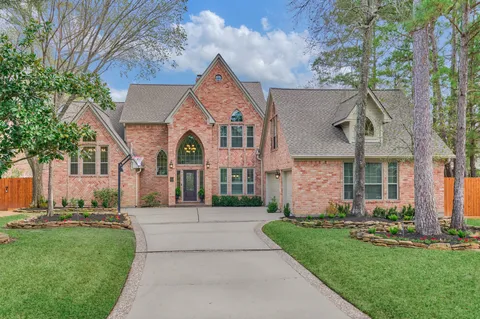 $1,099,000 | 23 Golden Thrush Place, The Woodlands, TX 77381