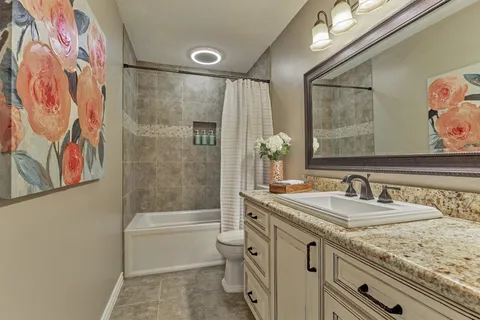 $1,099,000 | 23 Golden Thrush Place, The Woodlands, TX 77381