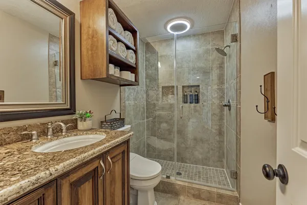 $1,099,000 | 23 Golden Thrush Place, The Woodlands, TX 77381