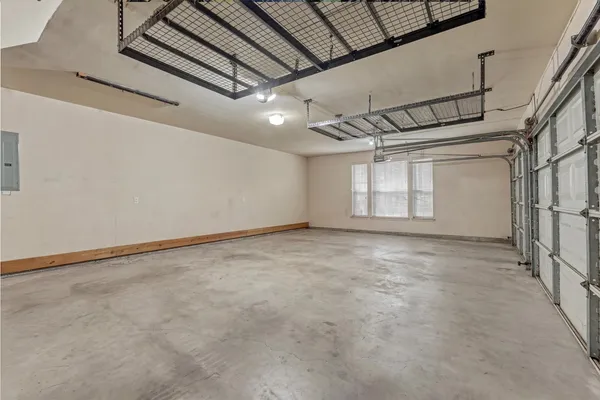 $1,099,000 | 23 Golden Thrush Place, The Woodlands, TX 77381