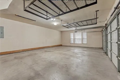 $1,099,000 | 23 Golden Thrush Place, The Woodlands, TX 77381