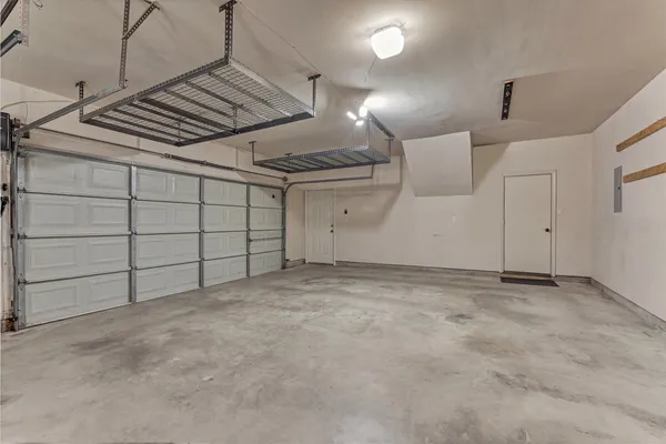 $1,099,000 | 23 Golden Thrush Place, The Woodlands, TX 77381