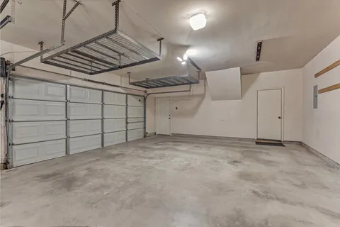 $1,099,000 | 23 Golden Thrush Place, The Woodlands, TX 77381