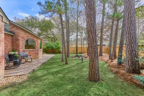 $1,099,000 | 23 Golden Thrush Place, The Woodlands, TX 77381