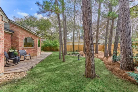 $1,099,000 | 23 Golden Thrush Place, The Woodlands, TX 77381
