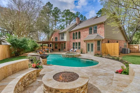 $1,099,000 | 23 Golden Thrush Place, The Woodlands, TX 77381