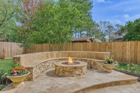 $1,099,000 | 23 Golden Thrush Place, The Woodlands, TX 77381