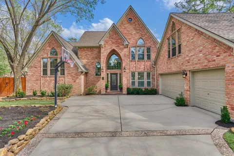 $1,099,000 | 23 Golden Thrush Place, The Woodlands, TX 77381